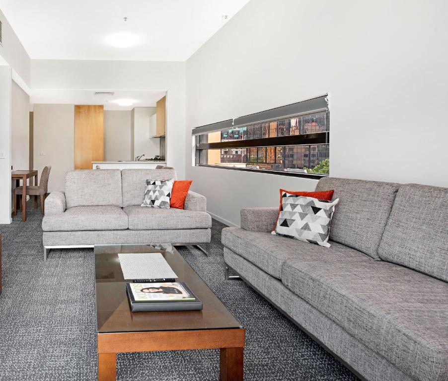 Melbourne CBD Central Apartment Hotel living room 2