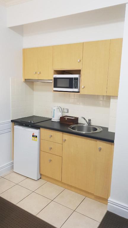 Melbourne Kew Central Apartments kitchen