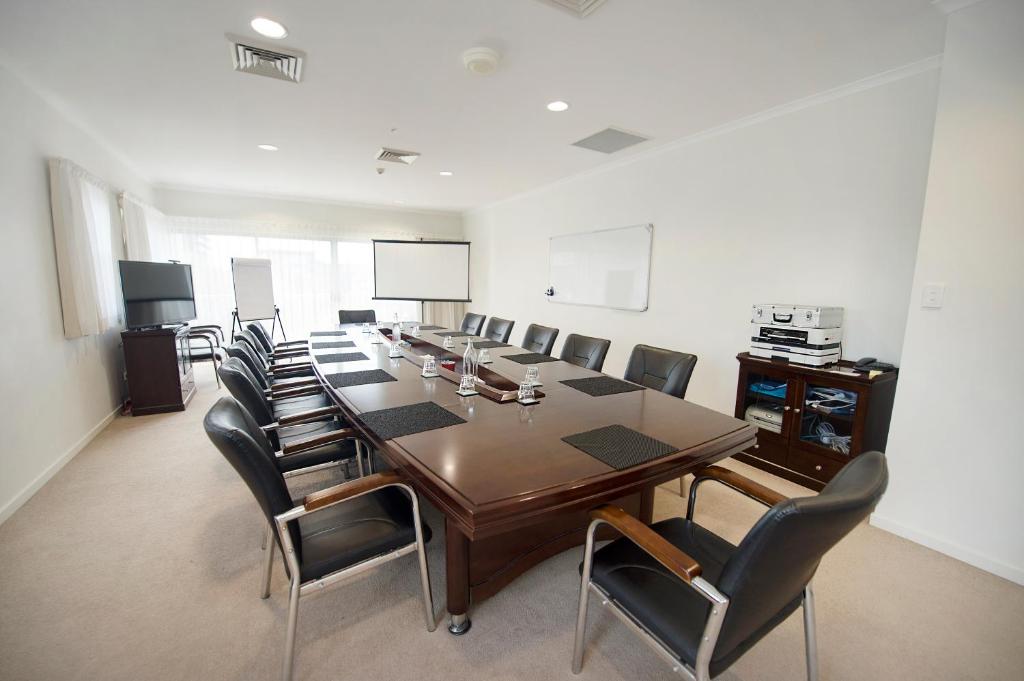 gladstone office