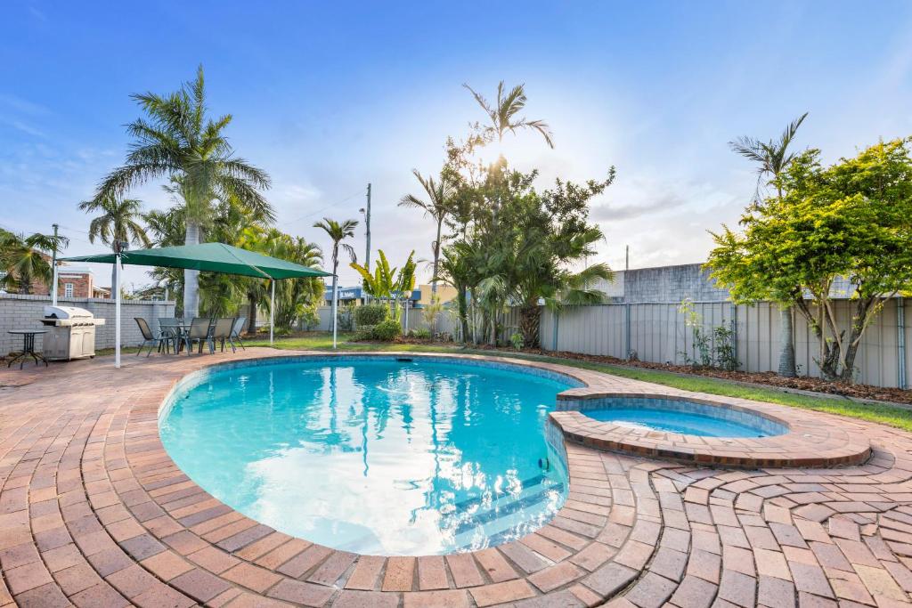 riverside pool